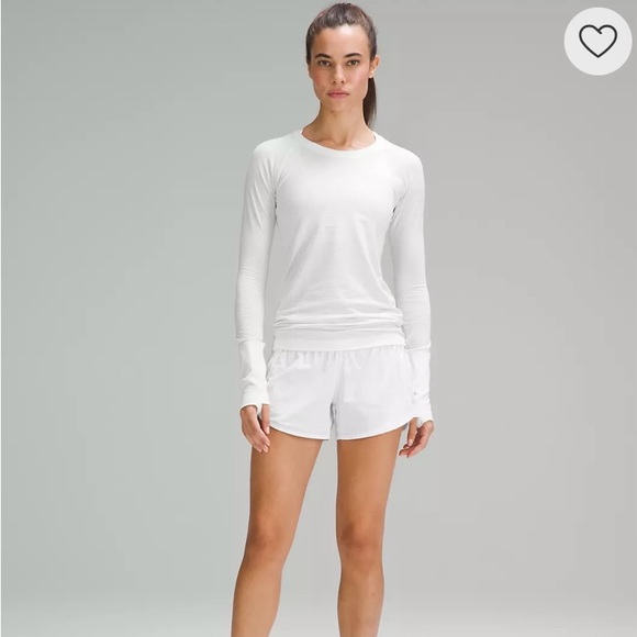 lululemon athletica Pants - EUC Lululemon Tracker Low-Rise Lined Short 4" in White (Size:12)